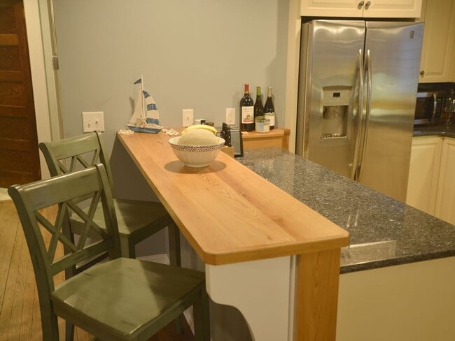 Building Photo - Charming 2BR/1BA Home in West Ashley – W/D...