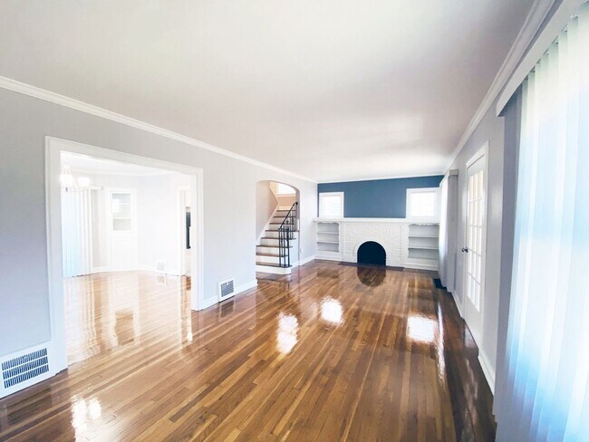 Foto del edificio - 4 Bed - 1 Bath Colonial for Rent in Clevel...