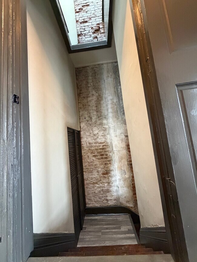 Foto del edificio - 2201 Kemper Ln