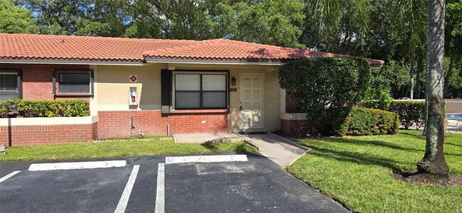 Foto del edificio - 9611 NW 4th St