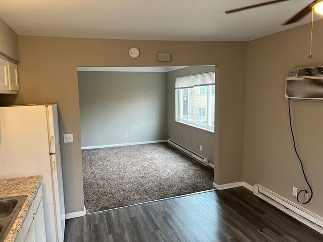 Building Photo - 2828 Westknolls Ln