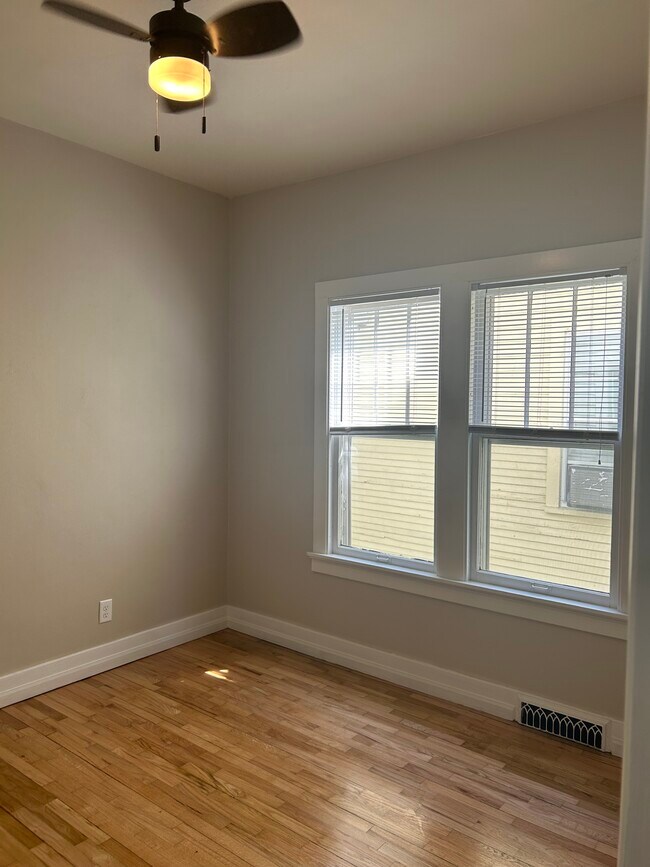 Foto del edificio - 1034 Bluff Ave