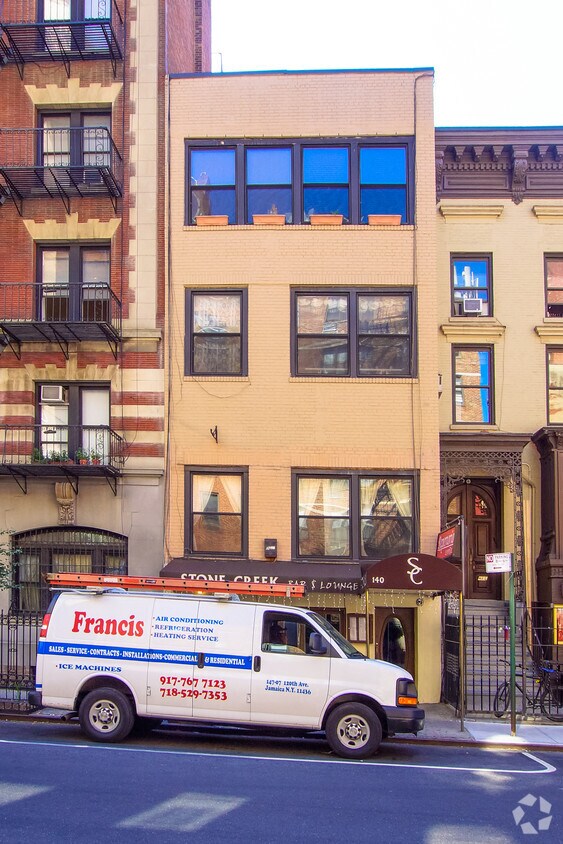 Building Photo - 140 E 27th St