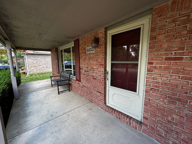 Foto del edificio - 4 Bedroom Home in Ann Arbor School District