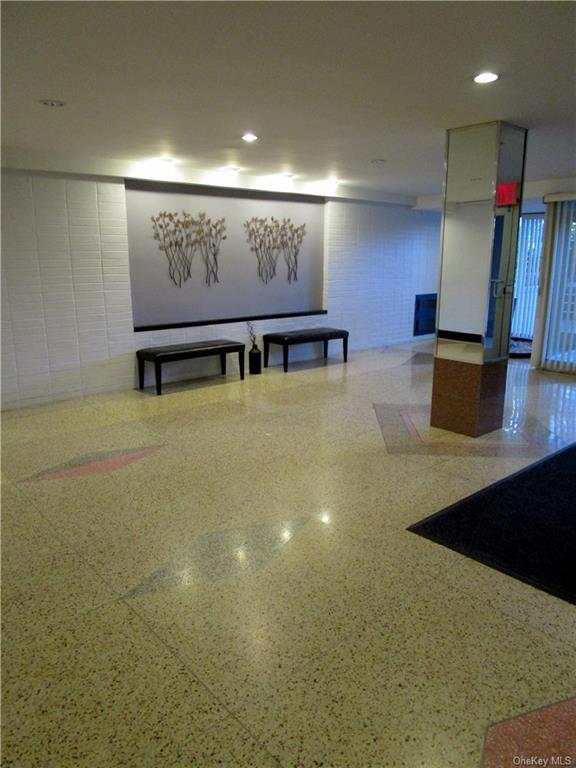 Foto del edificio - 4315 Webster Ave