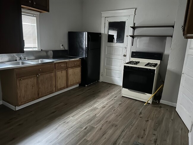 Building Photo - 1314 E 84th St