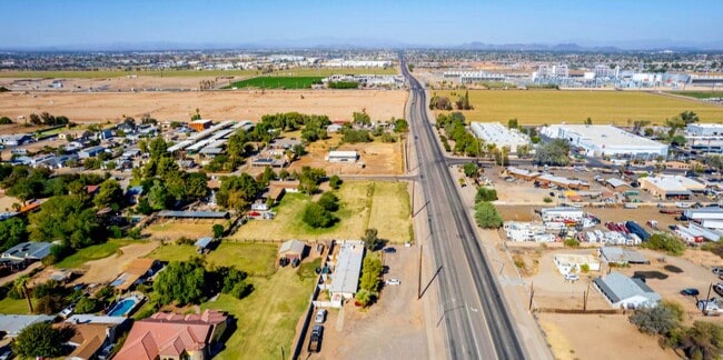 Foto del edificio - 7508 W Orangewood Ave