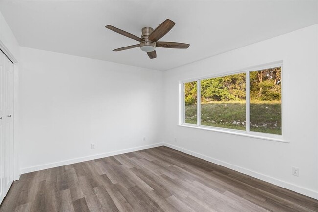 Foto del edificio - 11000 Ranch to Market Rd 1826