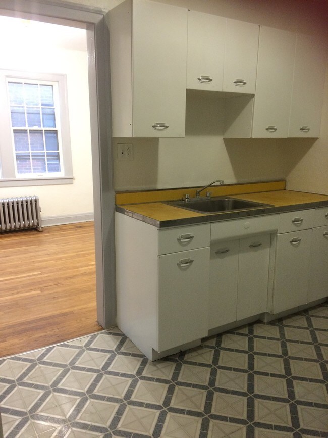 Moreland Shakers Estates Apartments in Cleveland, OH