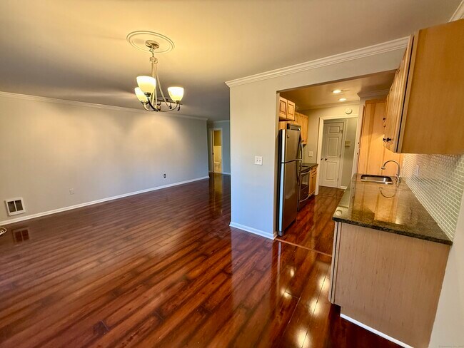 Foto del edificio - 41 Rock Spring Rd