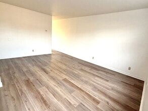 Building Photo - 1219 Cora Ln