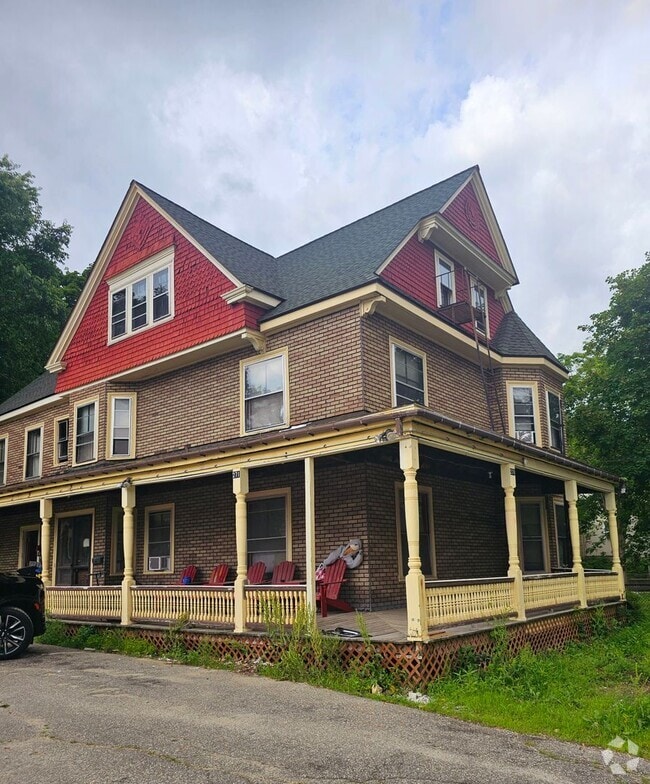 Building Photo - 271 Nashua St