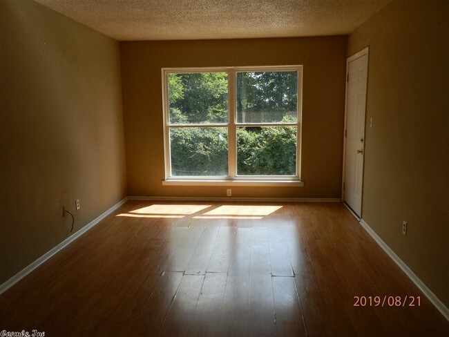 Foto del edificio - 329 W Highland St