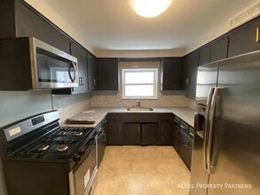 Building Photo - 2439 W 116th St