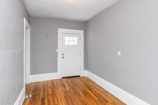 Building Photo - 4105 Oak St