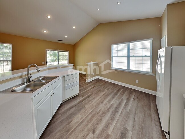 Foto del edificio - 9319 Stawell Dr