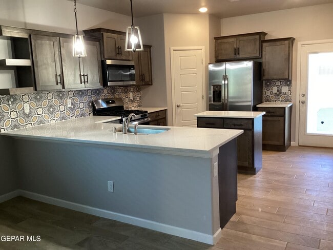 Foto del edificio - 1087 Brass Hl Ave