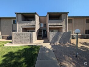 Building Photo - 623 W Guadalupe Rd
