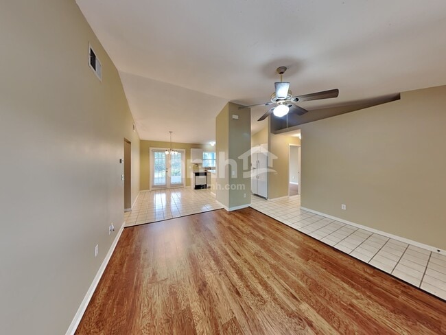 Building Photo - 919 Park Valley Circle
