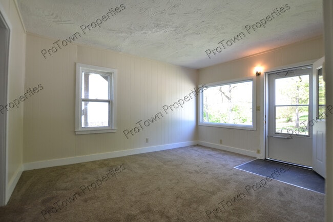 Building Photo - 1002 Belleview Ave
