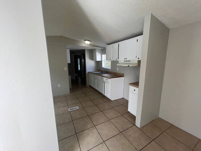 Foto del edificio - 3118 Dudley Rd