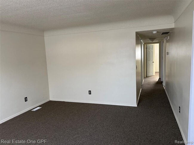 Foto del edificio - 14960 Alberta Ave