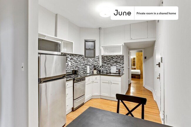 Foto del edificio - Room in Shared 2 bed/1 bath home