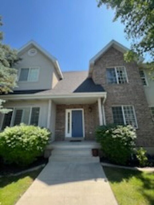 Primary Photo - East Abby 5 Bedroom Townhome - Orem