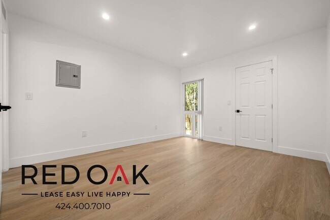 Foto del edificio - 17830 Sherman Way