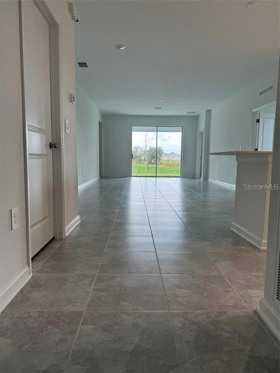 Foto del edificio - 5684 Wood Bridge Pl