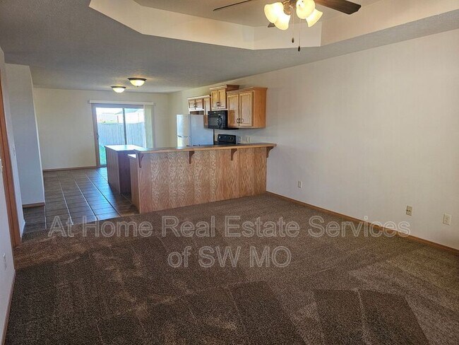 Foto del edificio - 980 N Parkwood Ave