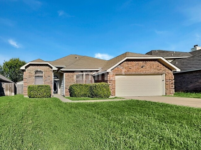 Building Photo - 3707 Sycamore Ln