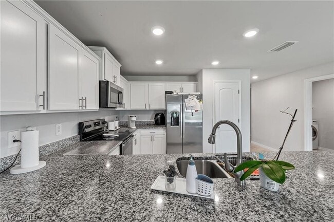 Building Photo - 1013 NE 15th St