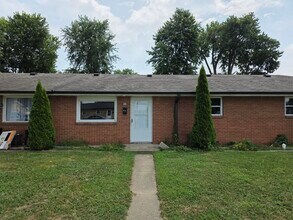 Building Photo - 979 S Cherry St