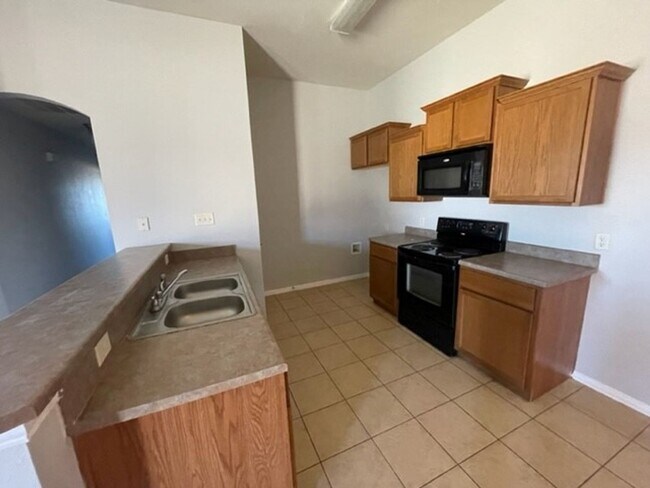 Foto del edificio - 1912-2000 Prosperity Trail