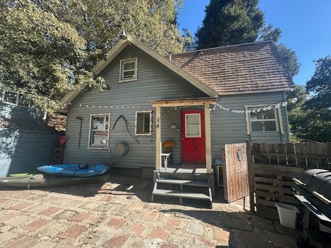 Building Photo - 482 Zuger Ct