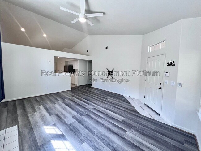 Building Photo - 10263 N Recreation Ave