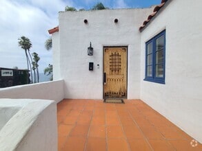 Building Photo - 1303 Cave St