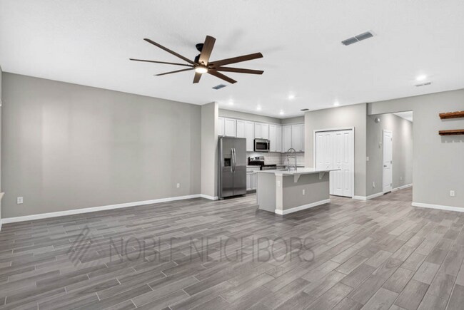 Building Photo - 12852 Josslyn Ln