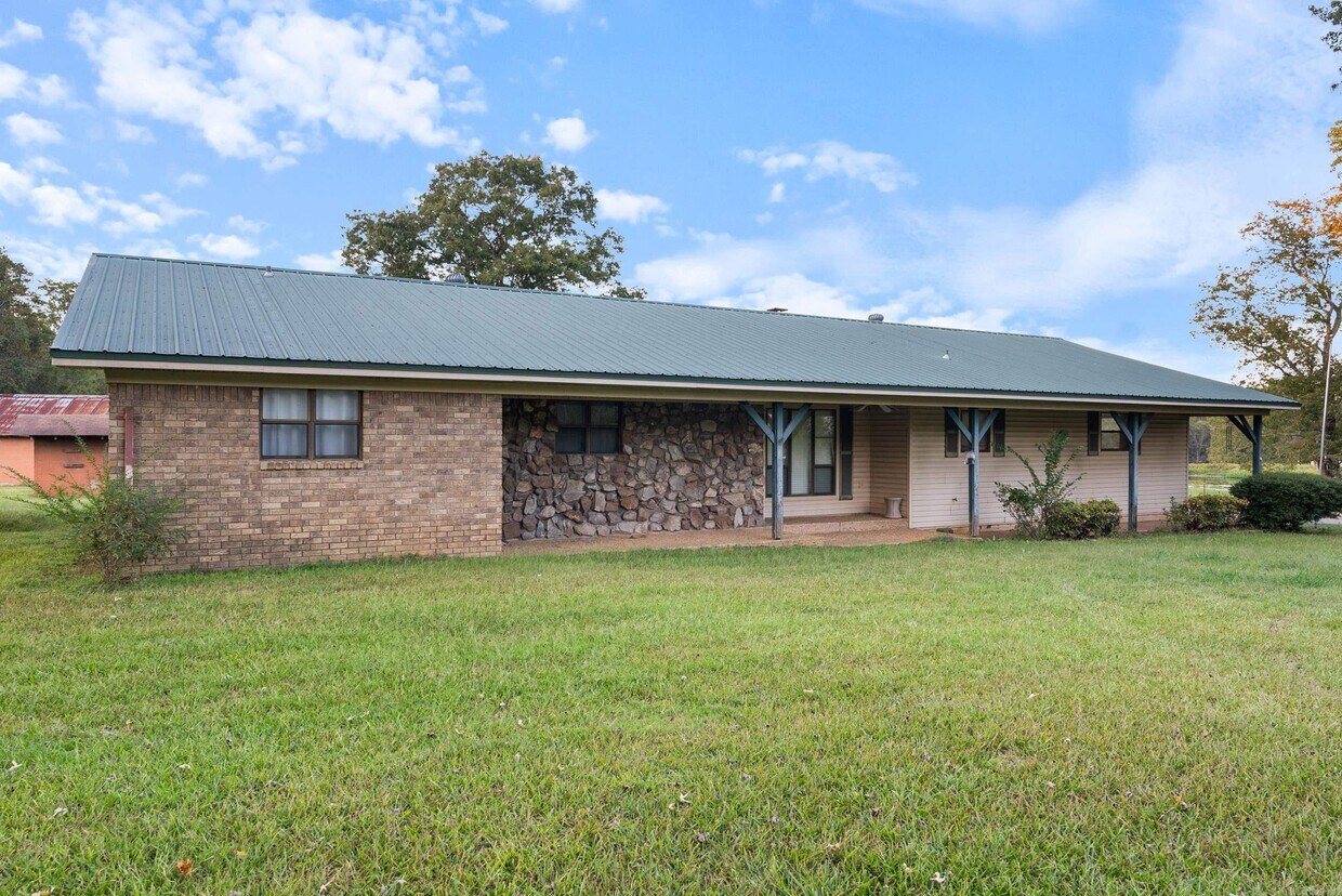 Primary Photo - 3500 Irwin Rd