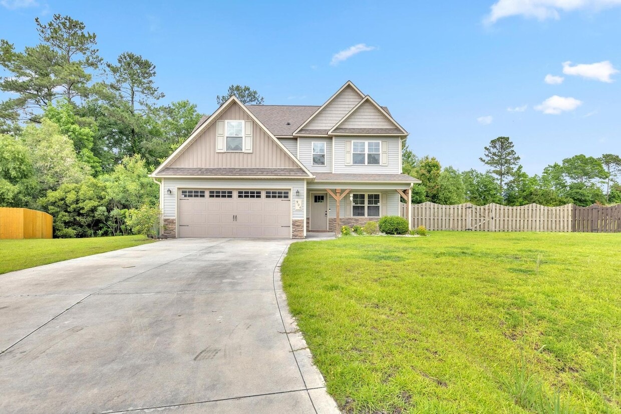 Primary Photo - Bridgeport Home with Community Pool!