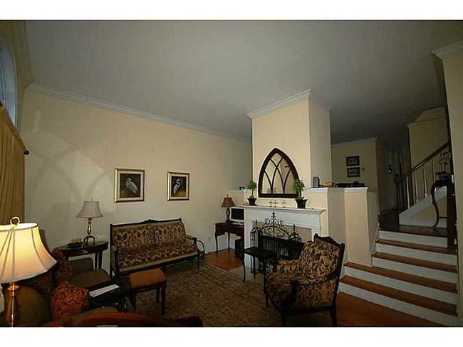 Building Photo - 2396 Charleston Oaks Ln