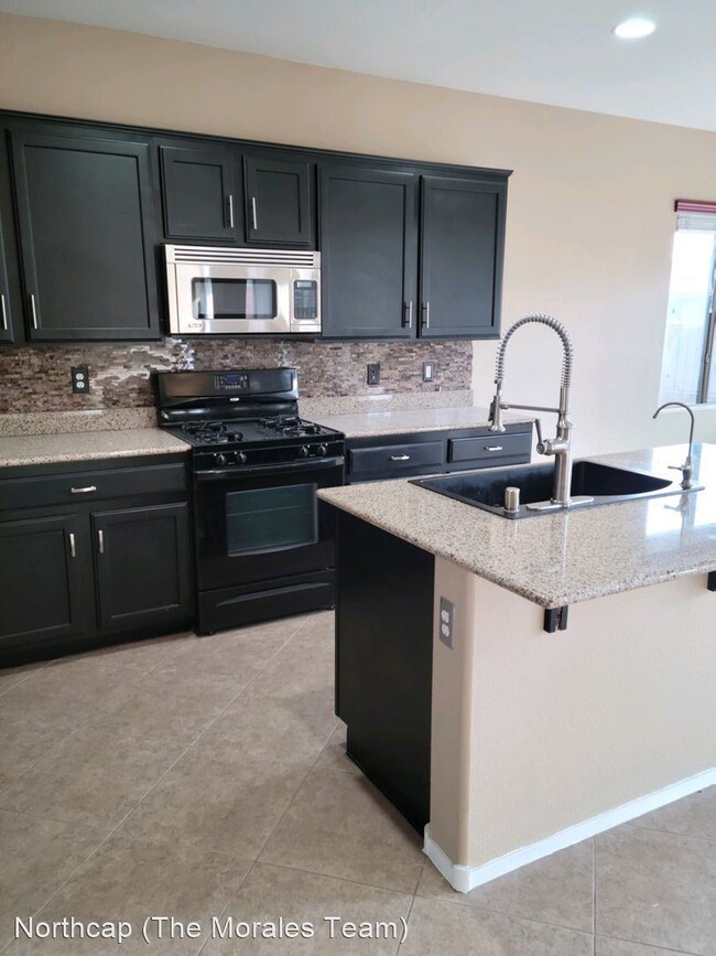 Building Photo - 3 br, 3 bath House - 3765 Helens Pouroff Ave