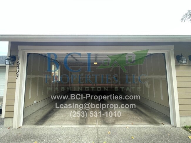 Building Photo - Beautiful 3 Bedroom House in Puyallup Available July 1, 2026!
