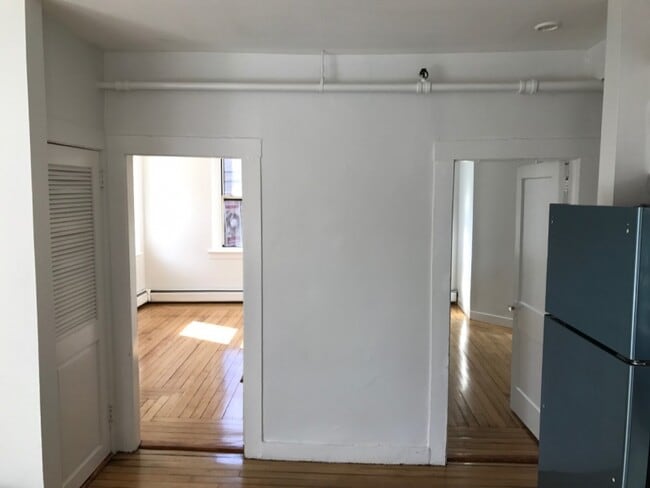 Building Photo - 378 Thames St