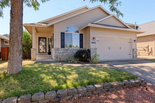 Building Photo - Beautifully Remodeled 3 Bedroom in Gresham...