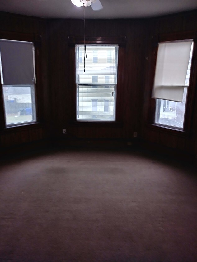 15 Clayton St, Springfield, MA 01107 15 Clayton St Springfield, MA