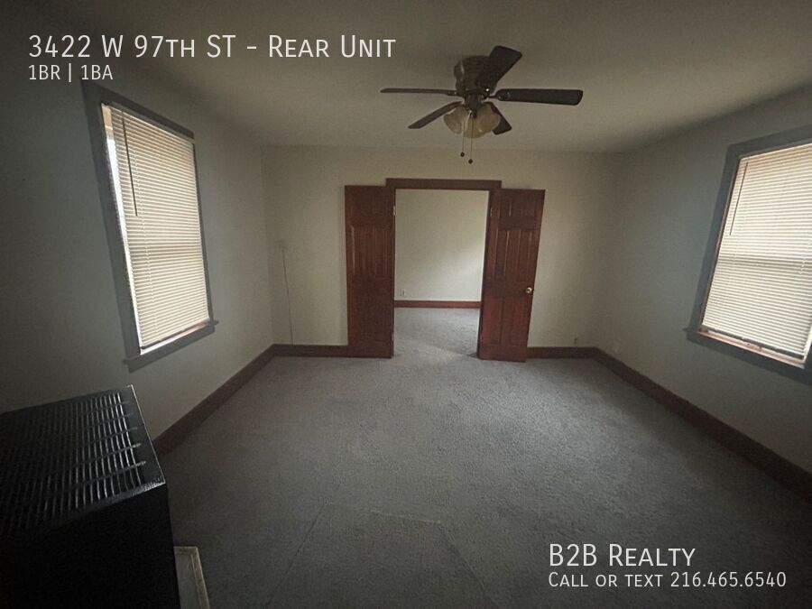 Foto principal - Cozy 1-Bedroom Rear Unit in West Cleveland...