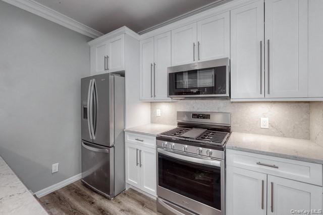 Building Photo - 724 E Main St