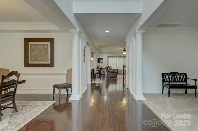 Foto del edificio - 16810 Rudence Ct
